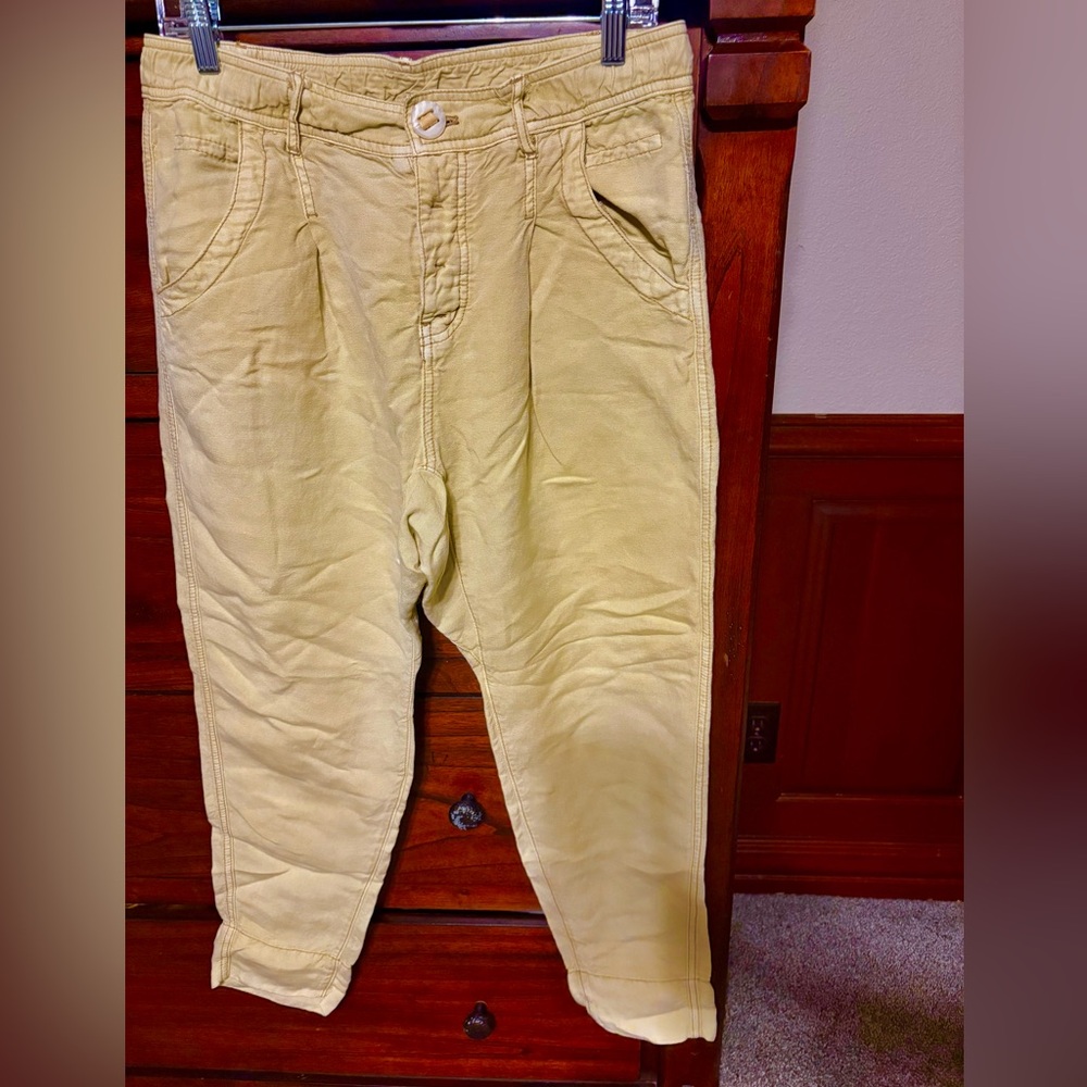 Free People Yellowish Khaki Ankle Cropped Pants size 8
